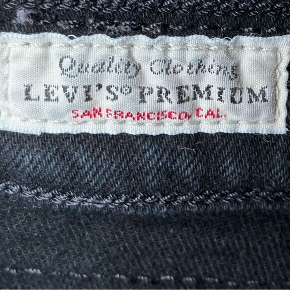 Levi’s Wedgie Straight Ankle Jeans in Distressed Dark Black Women’s 27 - Picture 13 of 15